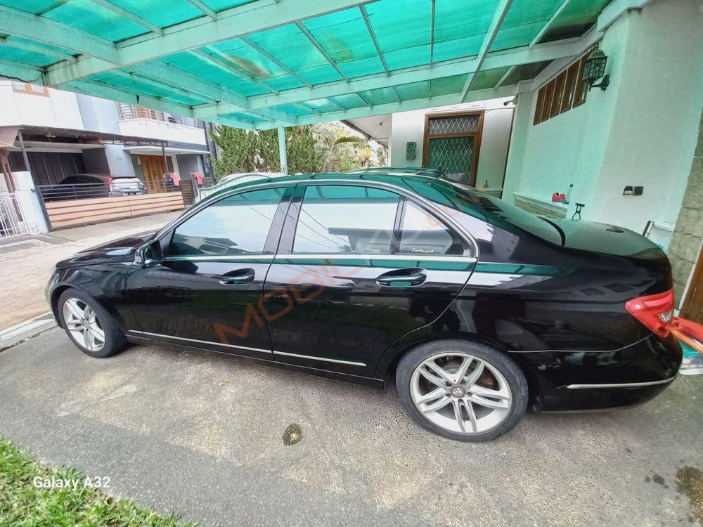Mobil Mercedes-Benz C-Class 2012