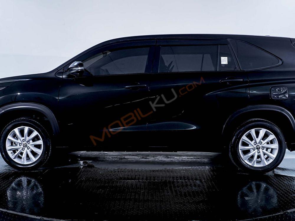 Mobil Toyota Kijang Innova Zenix 2022