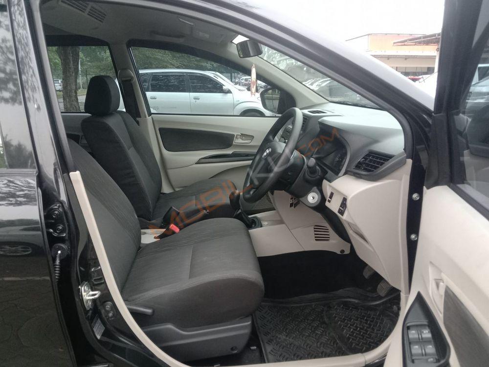 Mobil Toyota Avanza 2021