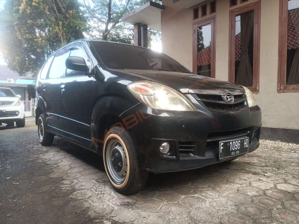 Mobil Daihatsu Xenia 2011