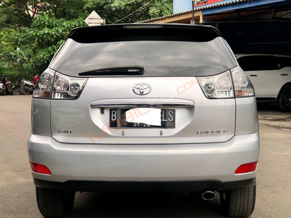 Mobil Toyota Harrier 2013