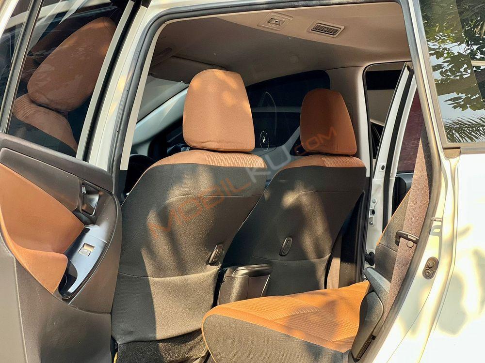 Mobil Toyota Kijang Innova 2016