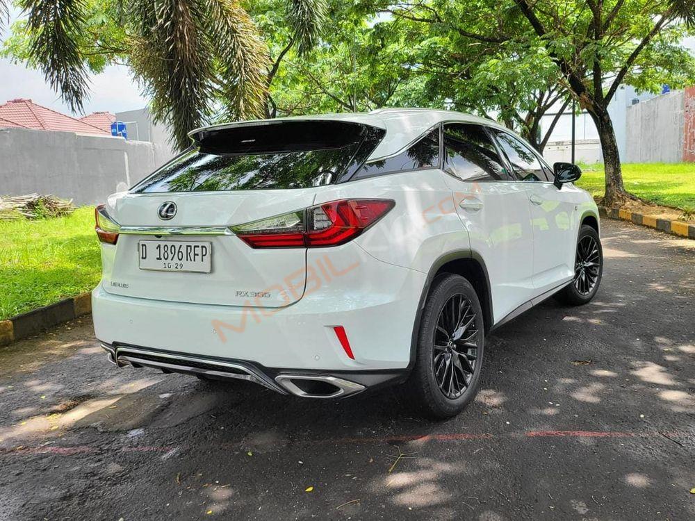Mobil Lexus RX 2019