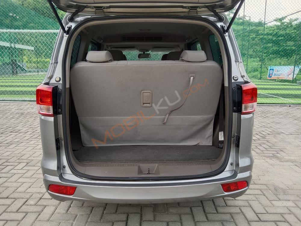 Mobil Wuling Confero 2022