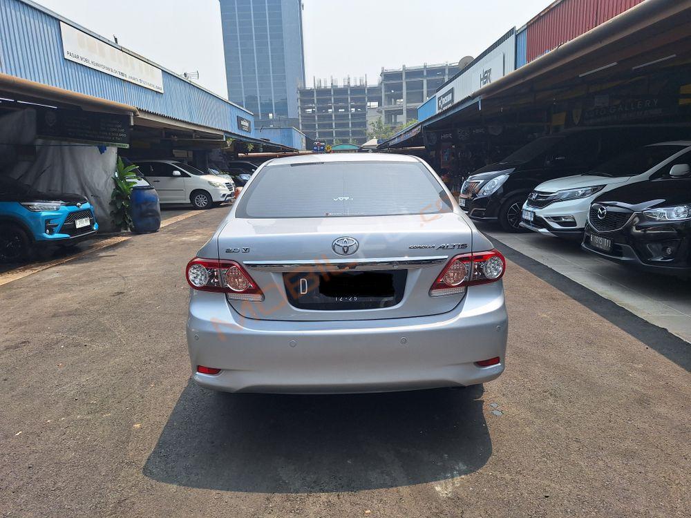 Mobil Toyota Corolla 2010