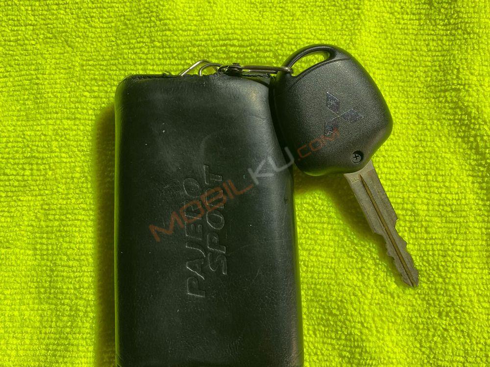 Mobil Mitsubishi Pajero Sport 2010