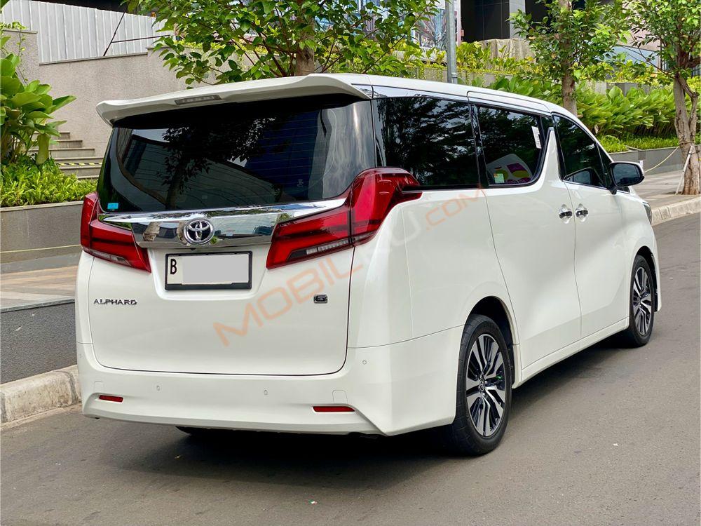 Mobil Toyota Alphard 2020