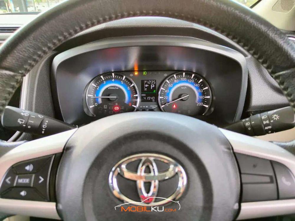 Mobil Toyota Rush 2018