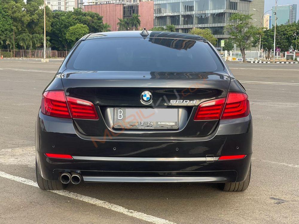 Mobil BMW 5 Series 2013