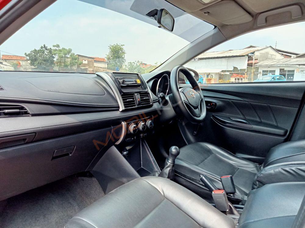 Mobil Toyota Limo 2014