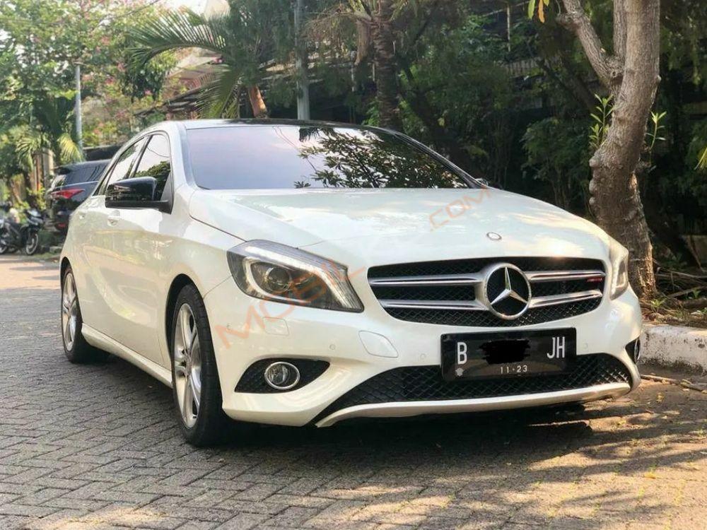 Mobil Mercedes-Benz A-Class 2013