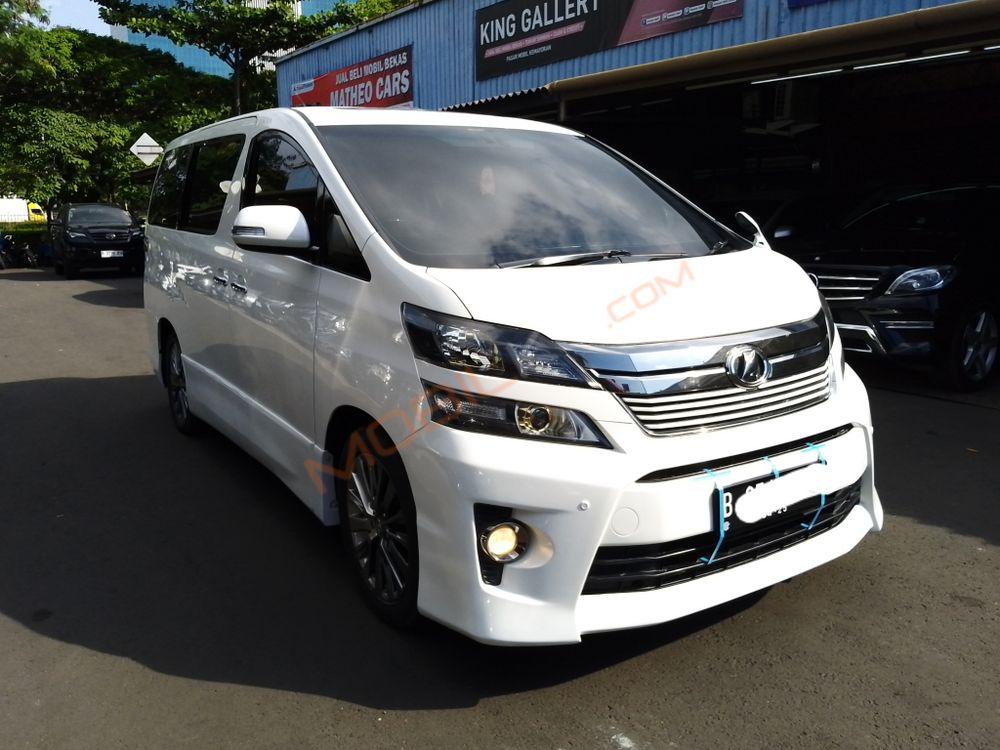 Mobil Toyota Vellfire 2014