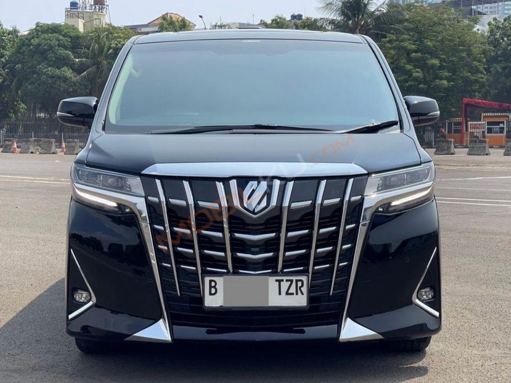 Mobil Toyota Alphard 2018