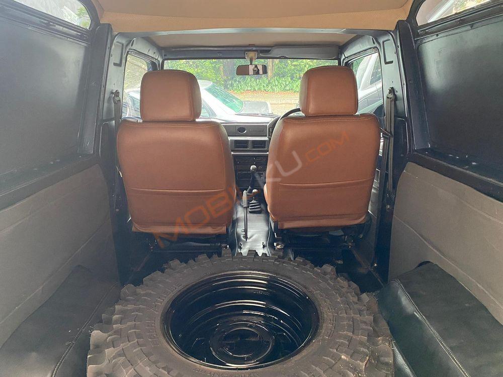 Mobil Daihatsu Taft 1998