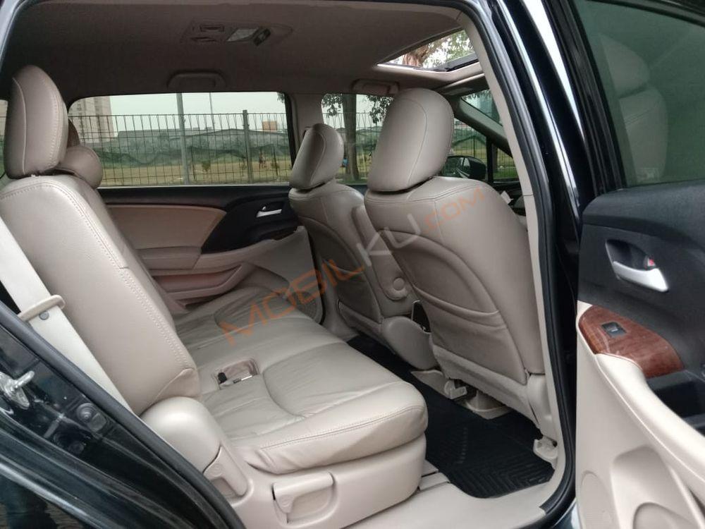 Mobil Honda Odyssey 2012