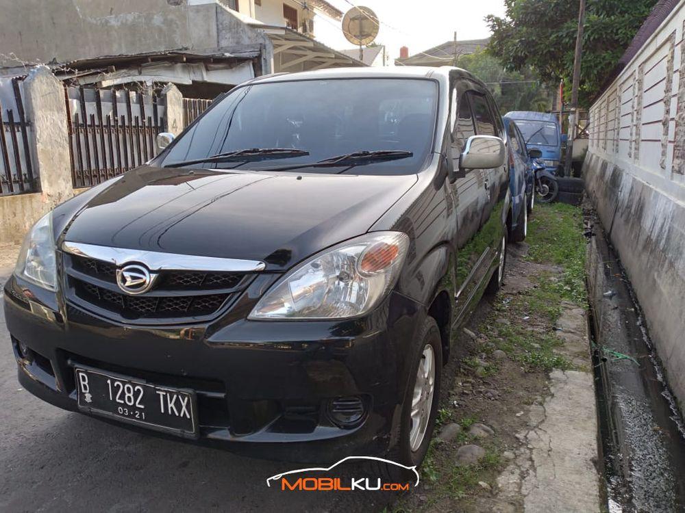 Mobil Daihatsu Xenia 2011