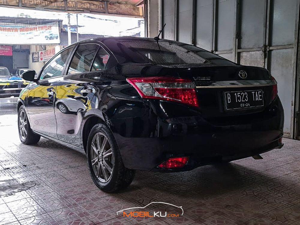 Mobil Toyota Vios 2014