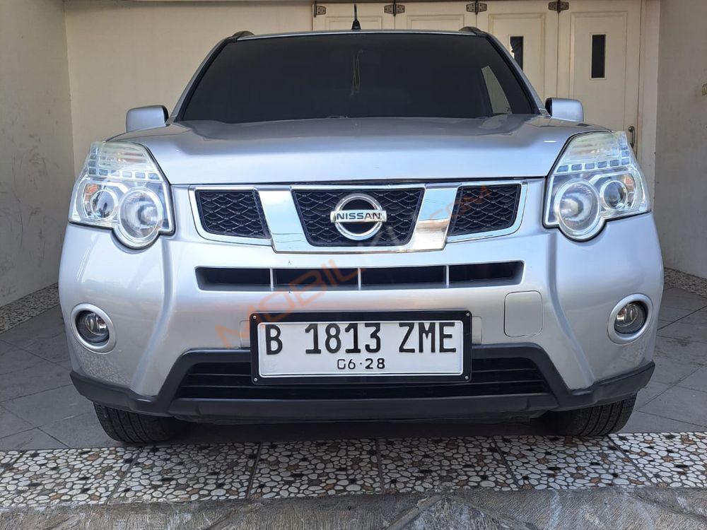 Mobil Nissan X-Trail 2012