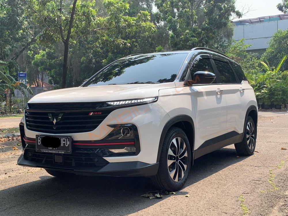 Mobil Wuling Almaz 2022