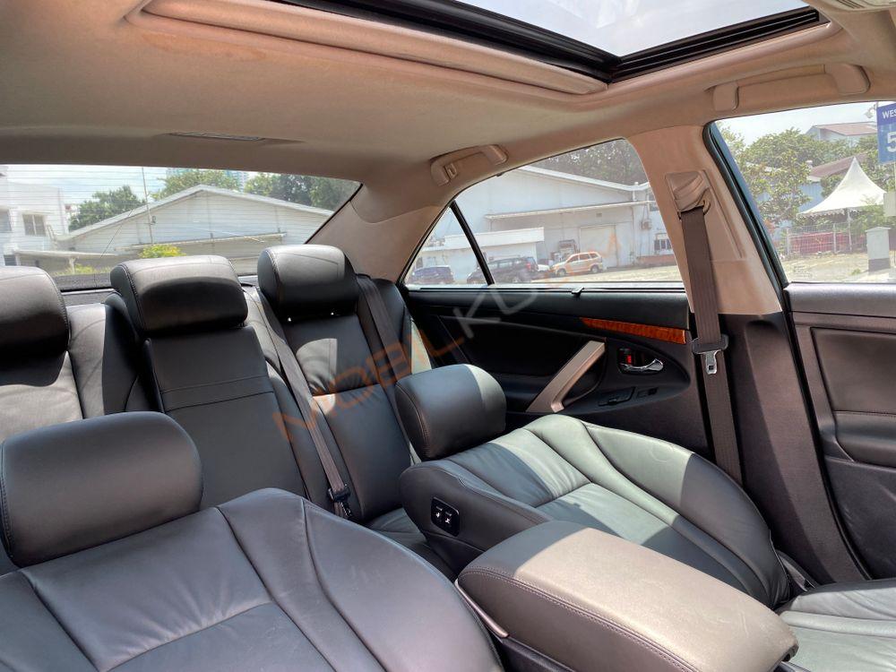 Mobil Toyota Camry 2007