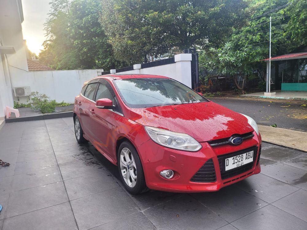 Mobil Ford Focus 2014