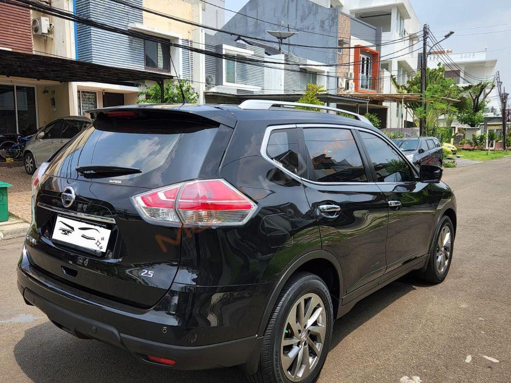 Mobil Nissan X-Trail 2015