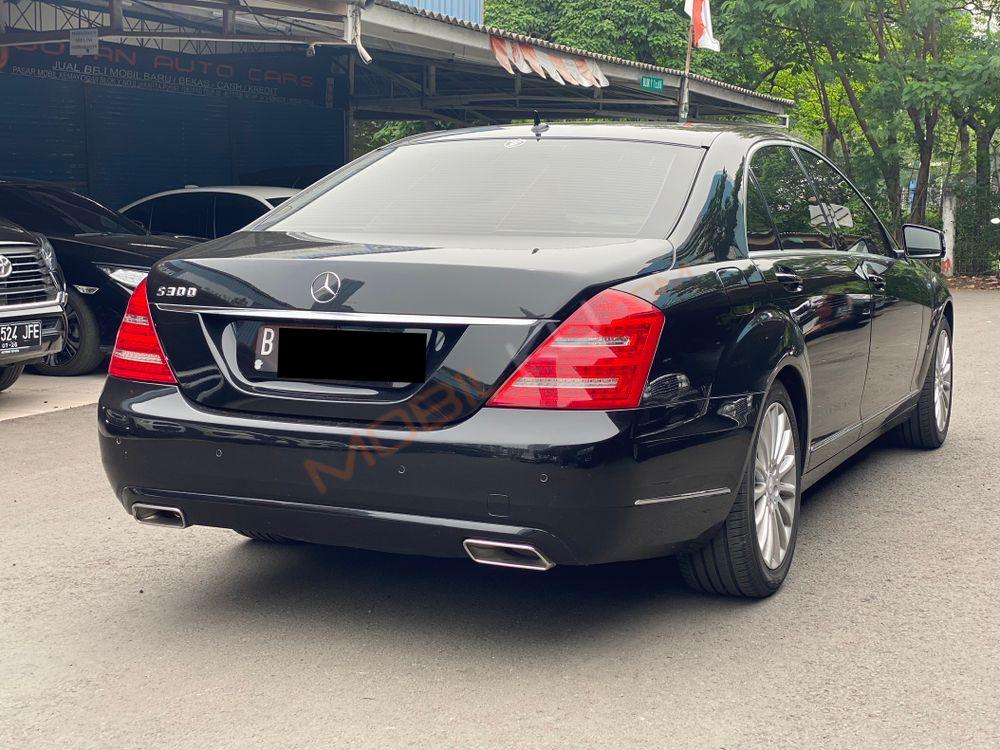 Mobil Mercedes-Benz S-Class 2011