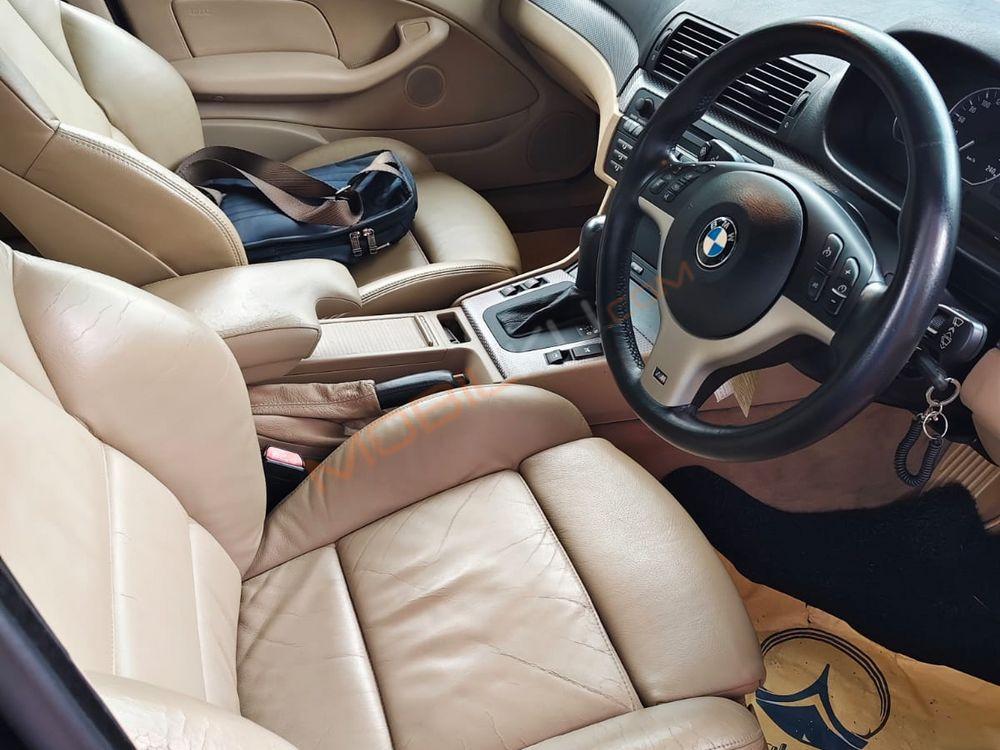 Mobil BMW 3 Series 2004