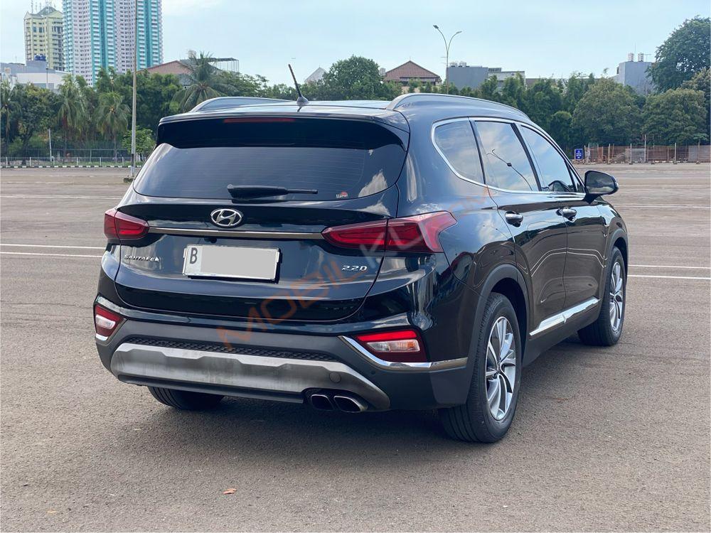 Mobil Hyundai Santa Fe 2018