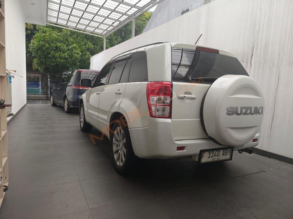 Mobil Suzuki Grand Vitara 2016