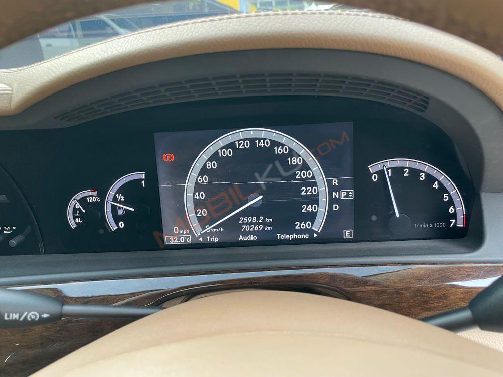 Mobil Mercedes-Benz S-Class 2011