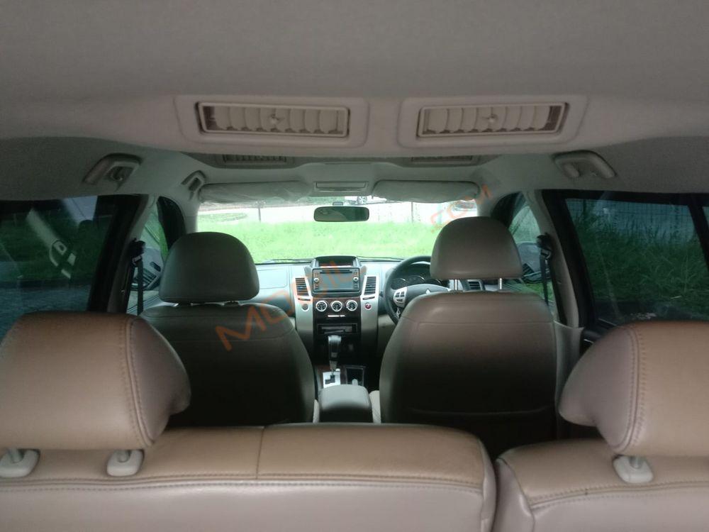 Mobil Mitsubishi Pajero 2014