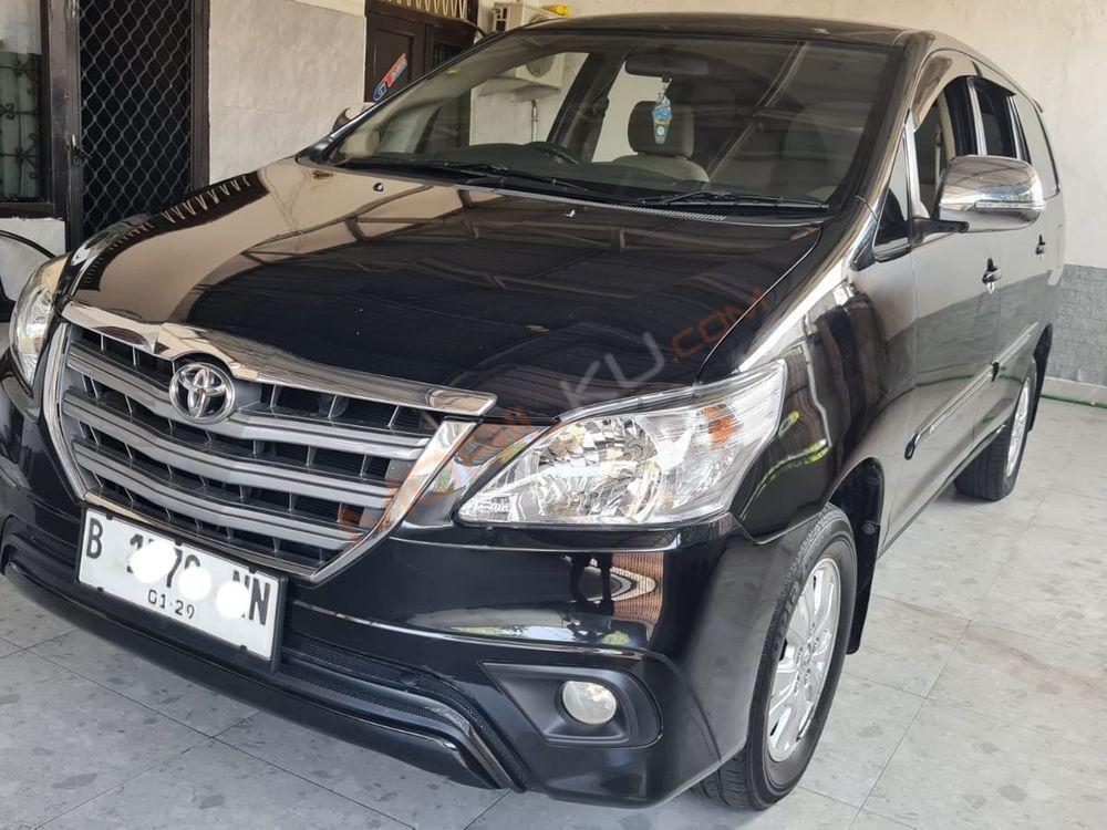 Mobil Toyota Kijang Innova 2014