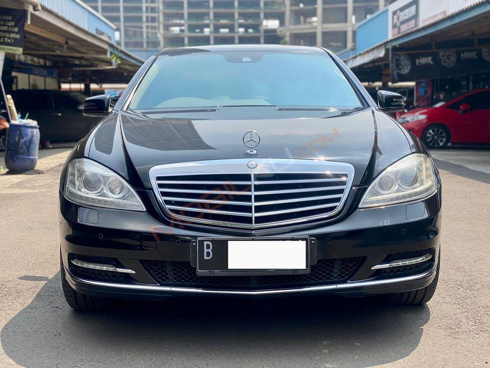 Mobil Mercedes-Benz S-Class 2011