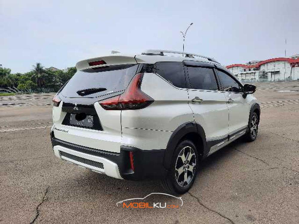 Mobil Mitsubishi Xpander Cross 2020