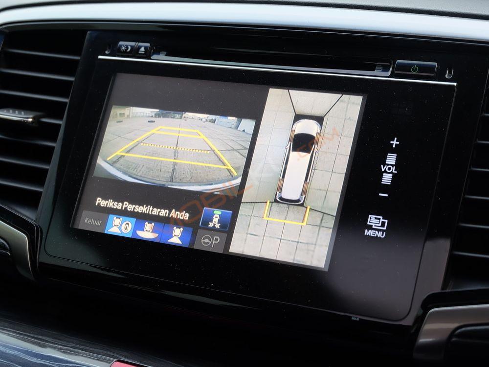 Mobil Honda Odyssey 2014