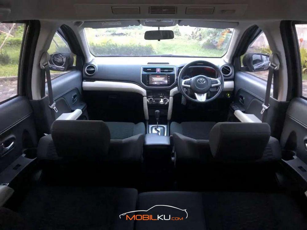 Mobil Toyota Rush 2019