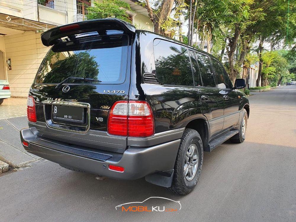 Mobil Lexus LX 2002