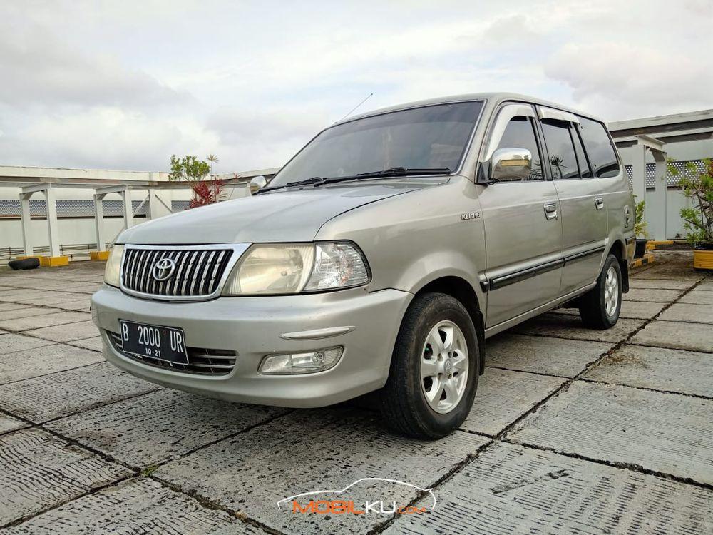 Mobil Toyota Kijang 2003