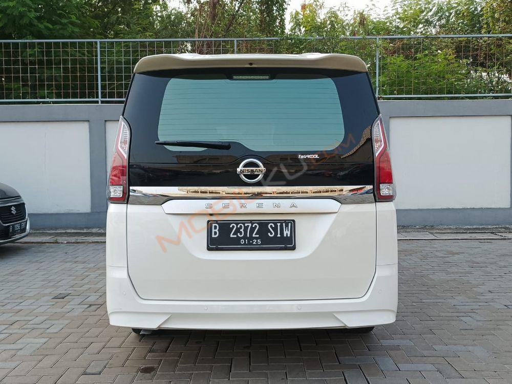 Mobil Nissan Serena 2019