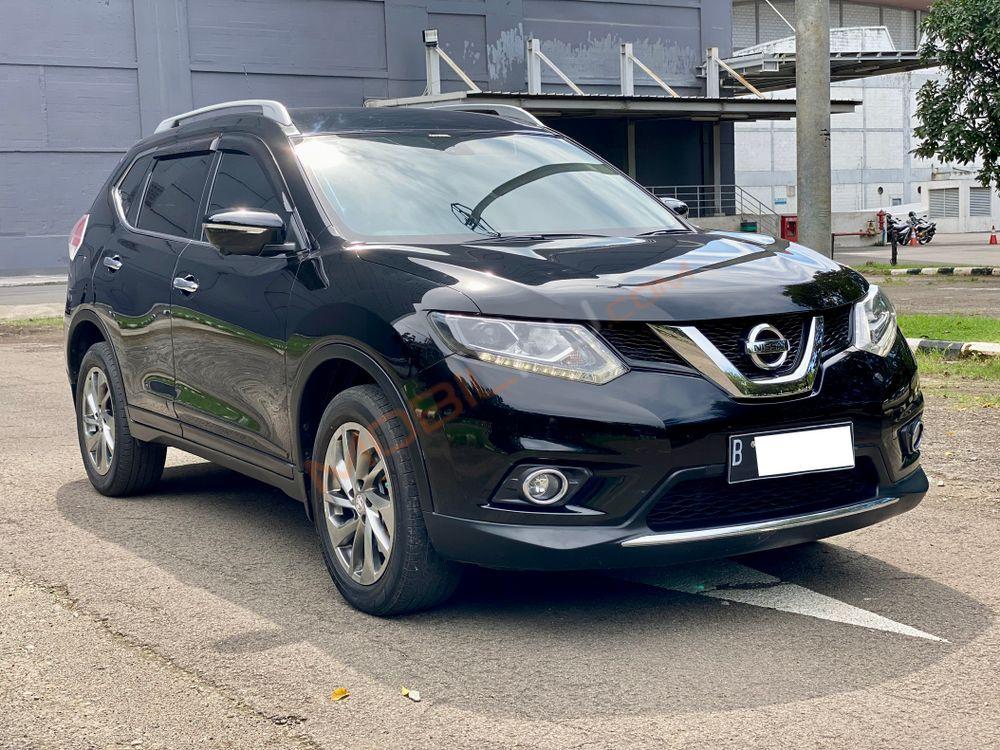 Mobil Nissan X-Trail 2015