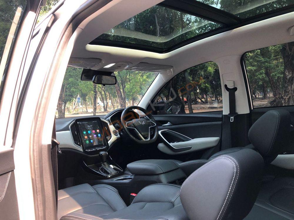 Mobil Wuling Almaz 2022