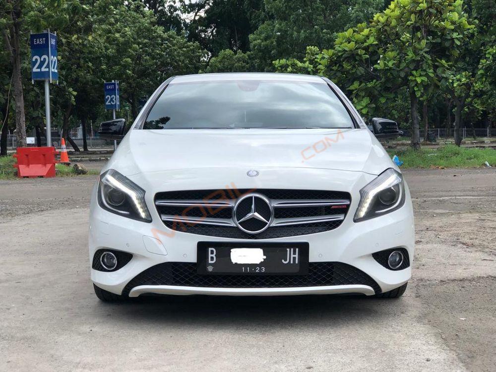 Mobil Mercedes-Benz A-Class 2013