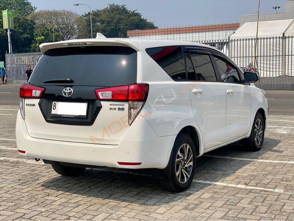 Mobil Toyota Kijang Innova 2022