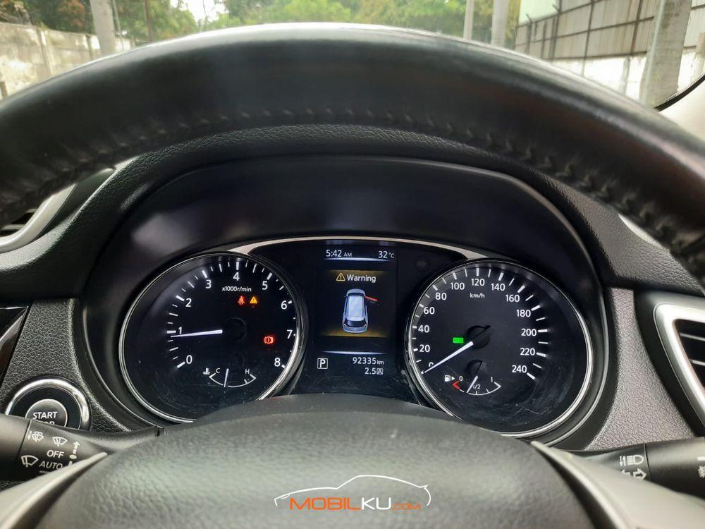 Mobil Nissan X-Trail 2016