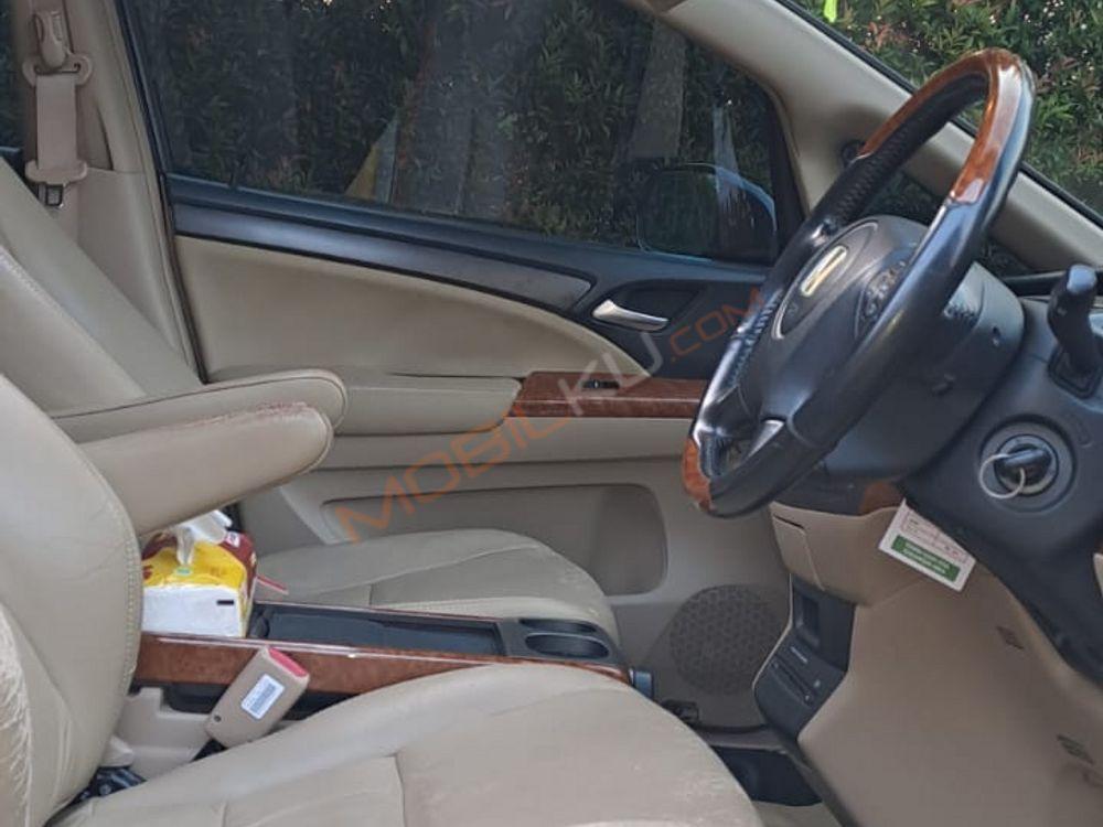 Mobil Honda Odyssey 2008