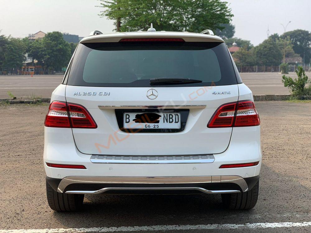 Mobil Mercedes-Benz ML 2015