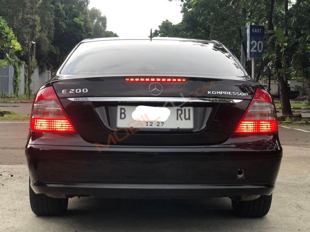 Mobil Mercedes-Benz E-Class 2007