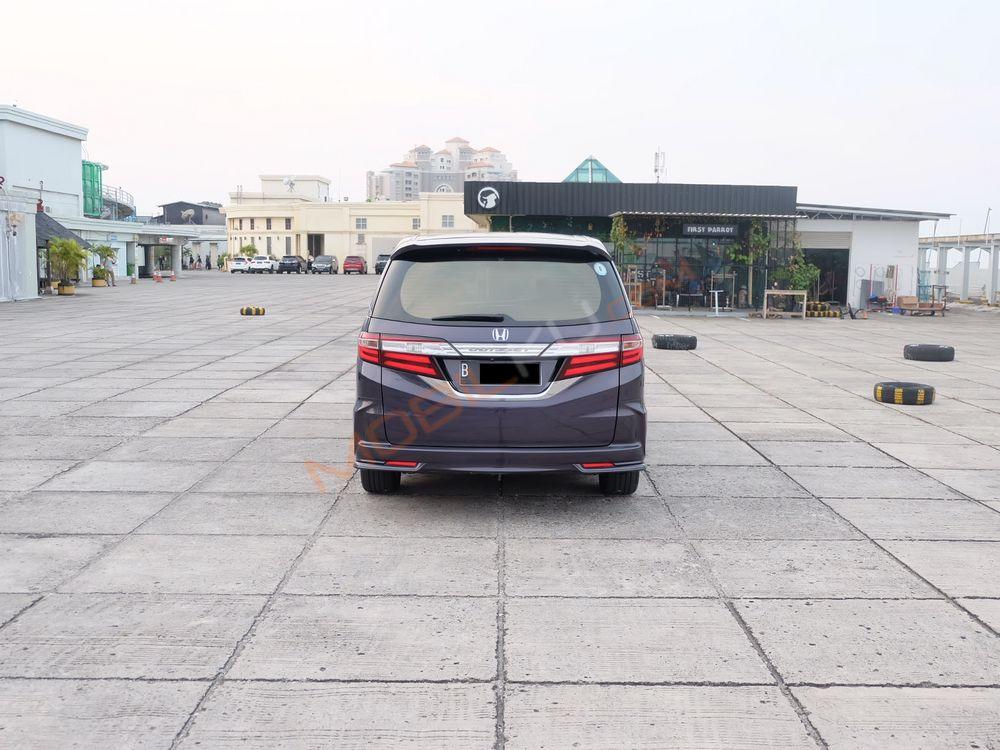 Mobil Honda Odyssey 2014