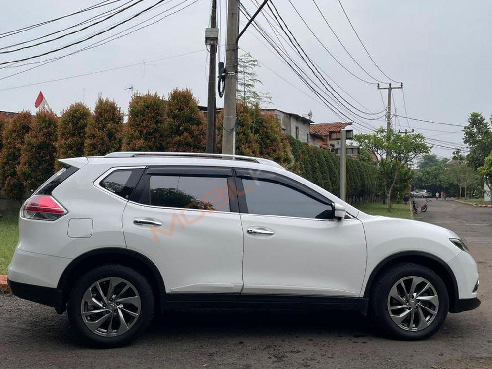 Mobil Nissan X-Trail 2014